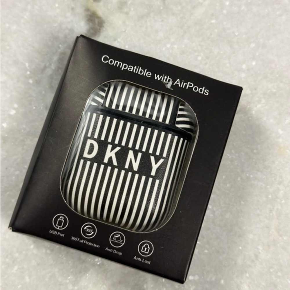 Brand new never used apple ear buds case